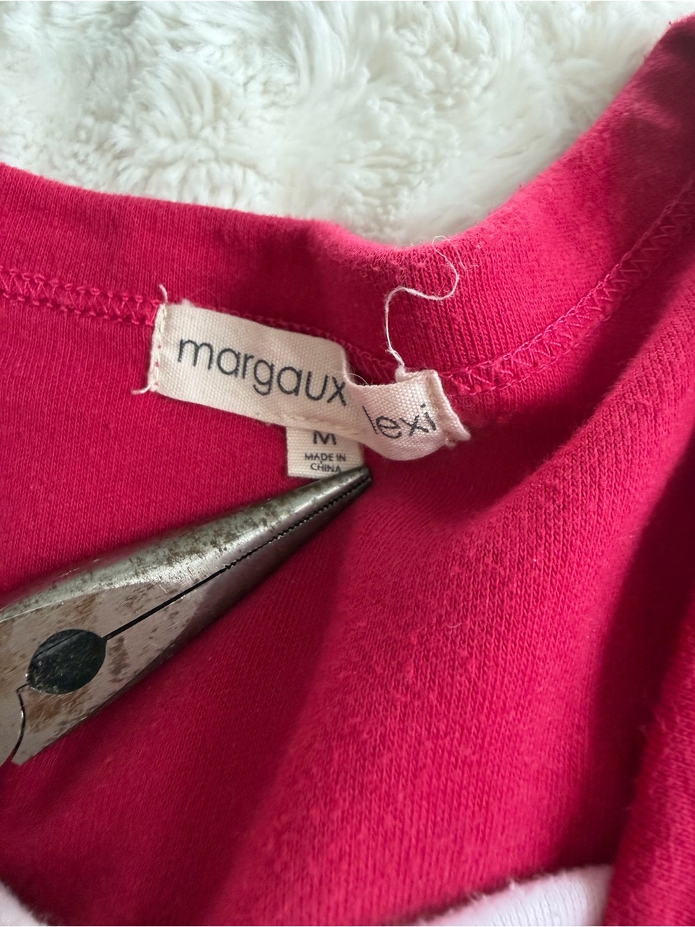 Embroidered V-Neck Floral Knit Top - Deep Raspberry - Picture 5 of 7